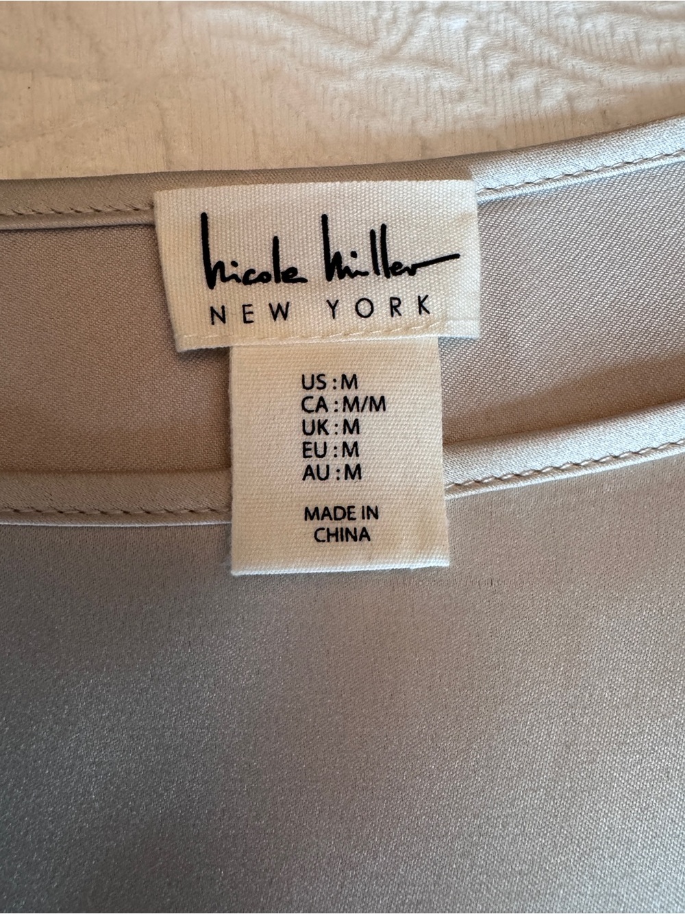 Nicole Miller Silver Cap Sleeve Satin Blouse - Picture 4 of 5